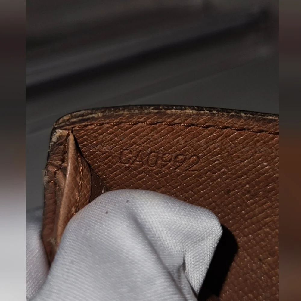 Louis Vuitton Monogram Wallet - Picture 4 of 8